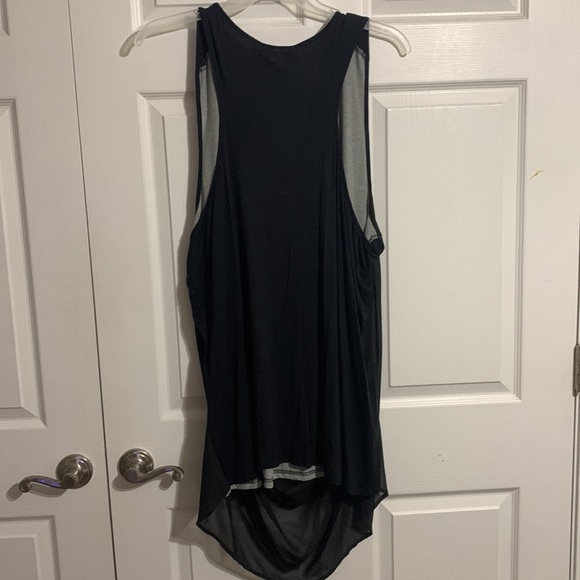 Black/Gray RoseGal top with low hanging details in front - Picture 3 of 3